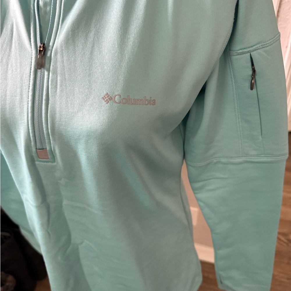 Columbia Pullover! - Picture 4 of 5